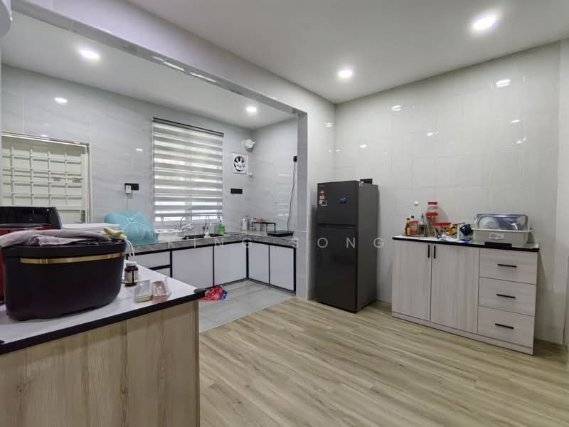 2-storey Terraced House for Sale in Taman Seri Selendang (Batu Berendam) - King Song - PropertyGuru.com.my