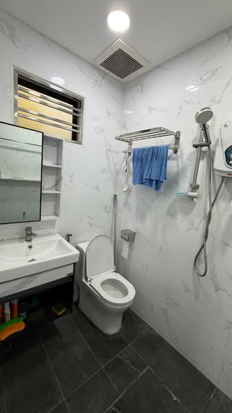 1-storey Terraced House for Sale in Taman Ungku Tun Aminah (Skudai) - Peggie Chua - Bathroom - PropertyGuru.com.my