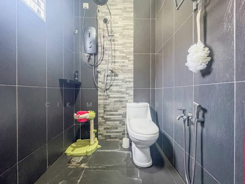 3-storey Terraced House for Sale in Ampang (Selangor) - Cik Maya Abdul - Bathroom - PropertyGuru.com.my