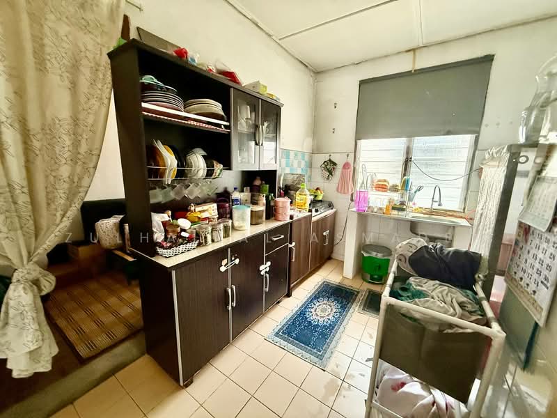 Rumah Teres 1 Tingkat untuk Dijual di Seksyen 4, Taman Kinrara (Puchong) - Zulhaikal Asmadee - Kitchen - PropertyGuru.com.my