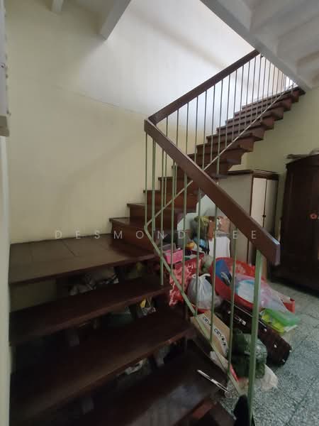 Rumah Teres 2 Tingkat untuk Dijual di Pulau Tikus (Penang) - Desmond Lee - Stairs - PropertyGuru.com.my
