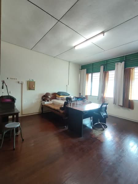 Rumah Teres 2 Tingkat untuk Dijual di Pulau Tikus (Penang) - Desmond Lee - Master Bedroom - PropertyGuru.com.my