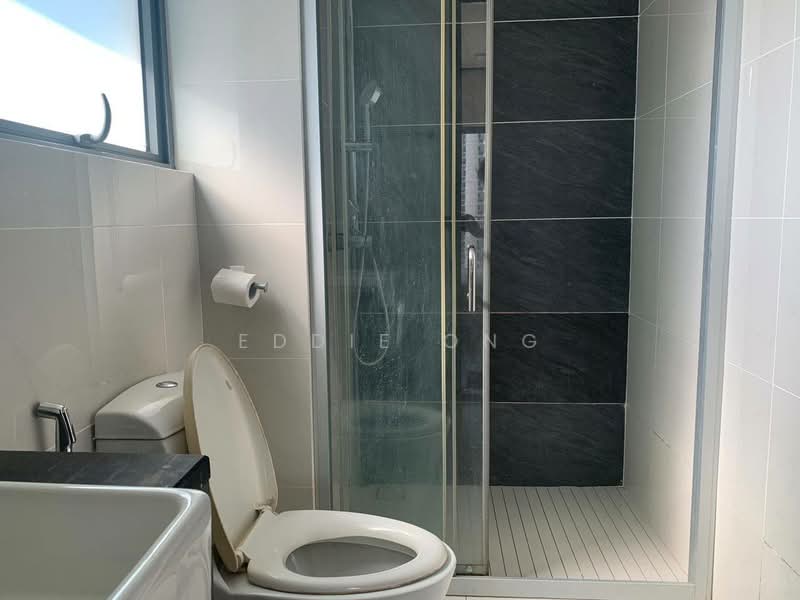 Kondominium untuk Disewa di Bay Point @ Country Garden Danga Bay - Eddie Ong - Bathroom - PropertyGuru.com.my