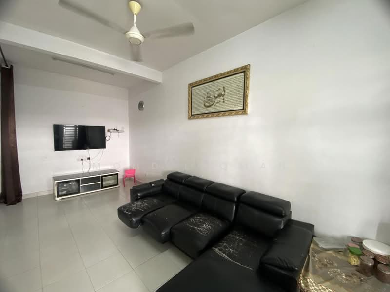 1-storey Terraced House for Sale in Telok Panglima Garang (Selangor) - Mohd Luqman - Living Room - PropertyGuru.com.my