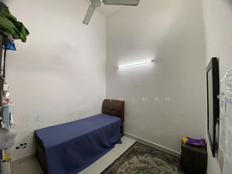 1-storey Terraced House for Sale in Telok Panglima Garang (Selangor) - Mohd Luqman - Bedroom - PropertyGuru.com.my