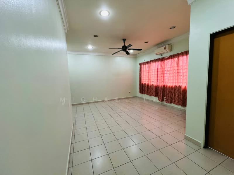 Rumah Teres 2 Tingkat untuk Dijual di Taman Pinggiran Saujana (Kajang) - Michael Lee - Living Room - PropertyGuru.com.my