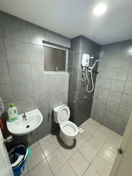 Kondominium untuk Disewa di Residensi Sateria - Cathy Chin - Bathroom - PropertyGuru.com.my