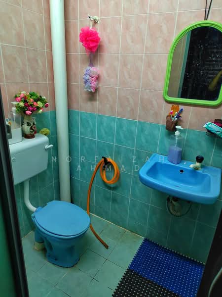 1-storey Terraced House for Sale in Taman Telok (Telok Panglima Garang) - Norfaizah Ahmad - Bathroom - PropertyGuru.com.my