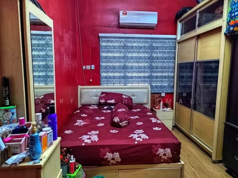 1-storey Terraced House for Sale in Taman Telok (Telok Panglima Garang) - Norfaizah Ahmad - Bedroom - PropertyGuru.com.my