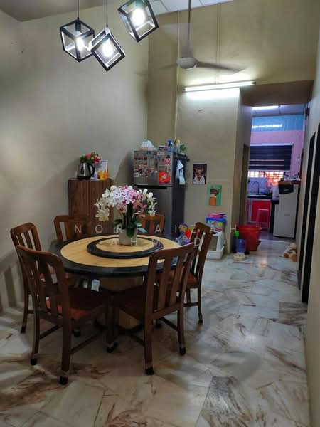 1-storey Terraced House for Sale in Taman Telok (Telok Panglima Garang) - Norfaizah Ahmad - Dining Room - PropertyGuru.com.my