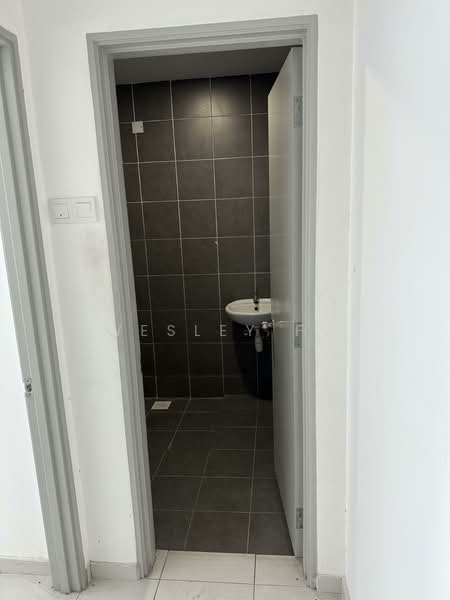 Service Residence for Sale at The Zizz @ Damansara North - Wesley Fu - Bathroom - PropertyGuru.com.my