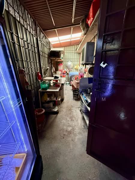 Rumah Teres 2 Tingkat untuk Disewa di Taman Malim Jaya (Bachang) - Li Xuan Lim - Kitchen - PropertyGuru.com.my