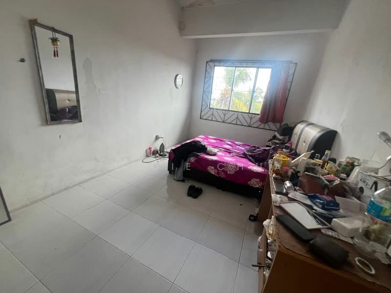 2-storey Terraced House for Sale in Taman Johor Jaya (Johor Bahru) - Peggie Chua - Bedroom - PropertyGuru.com.my