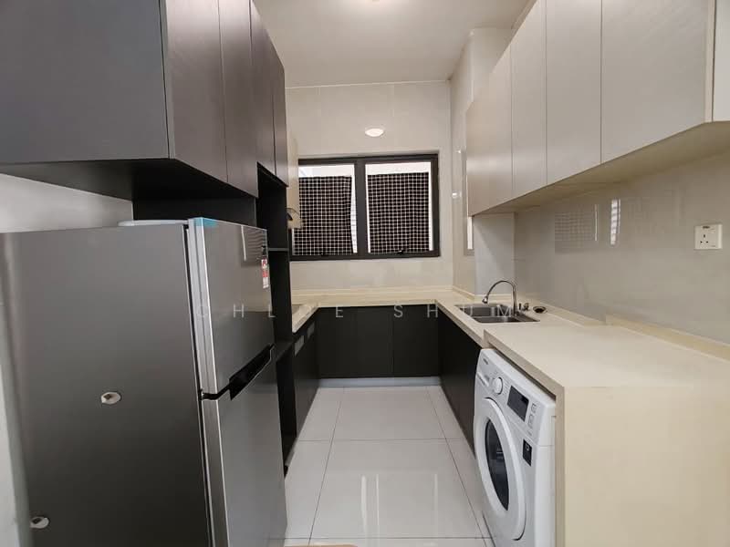 Kondominium untuk Disewa di Royal Strand @ Country Garden Danga Bay - Chloe Shum - Kitchen - PropertyGuru.com.my
