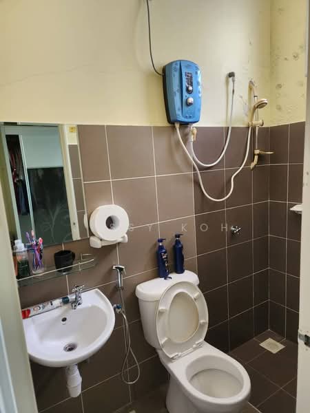Rumah Teres 2 Tingkat untuk Disewa di Taman JP Perdana (Johor Bahru) - Jessy Koh - Bathroom - PropertyGuru.com.my