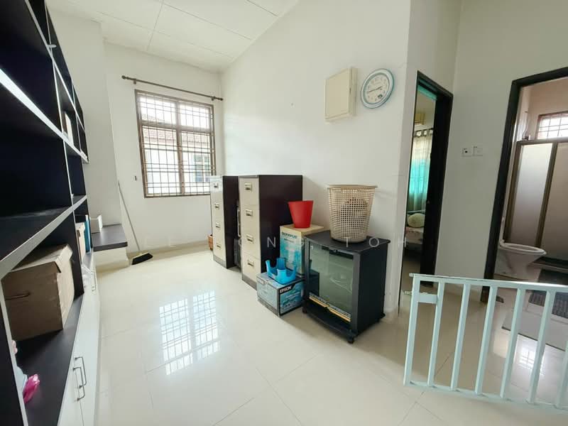 Semi-Detached House for Sale in Taman Desa Cemerlang (Ulu Tiram) - Ee Fong Toh - Study - PropertyGuru.com.my