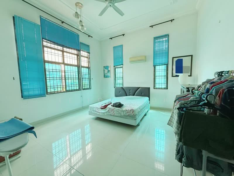 Semi-Detached House for Sale in Taman Desa Cemerlang (Ulu Tiram) - Ee Fong Toh - Bedroom - PropertyGuru.com.my