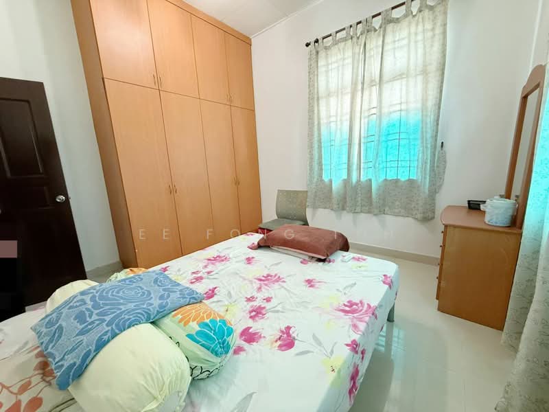 Semi-Detached House for Sale in Taman Desa Cemerlang (Ulu Tiram) - Ee Fong Toh - Bedroom - PropertyGuru.com.my