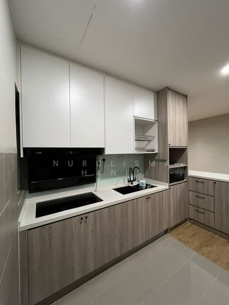 Kondominium untuk Dijual di Lakefront Homes - NURULISMA HANIS - Kitchen - PropertyGuru.com.my