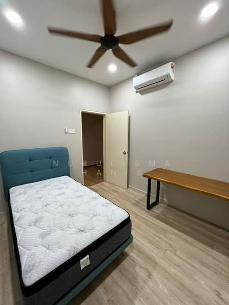 Kondominium untuk Dijual di Lakefront Homes - NURULISMA HANIS - Bedroom - PropertyGuru.com.my