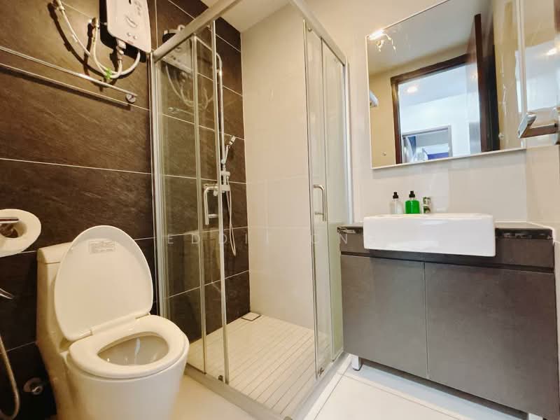 Kondominium untuk Disewa di Royal Strand @ Country Garden Danga Bay - Eddie Ong - Bathroom - PropertyGuru.com.my
