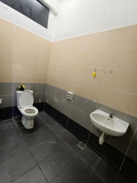 Factory for Rent in Kulai (Johor) - Kelvin Lei - Bathroom - PropertyGuru.com.my