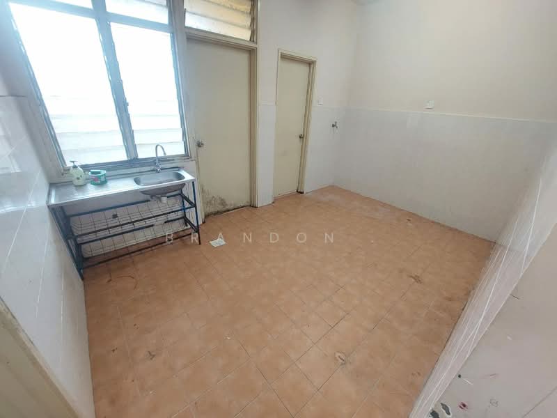 Rumah Teres 2 Tingkat untuk Dijual di Ukay Bistari (Ulu Kelang) - Brandon . - Kitchen - PropertyGuru.com.my