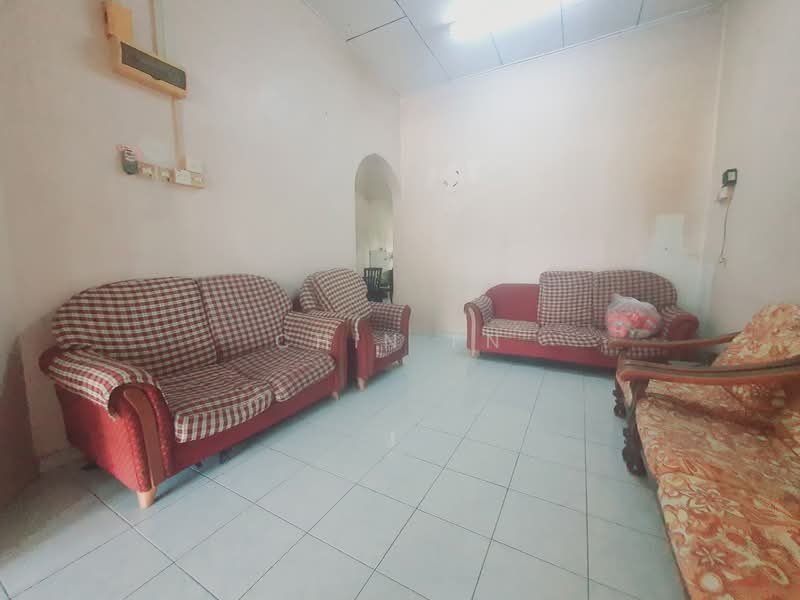 Rumah Teres 1 Tingkat untuk Dijual di Cheng (Melaka) - CHIN FN - Living Room - PropertyGuru.com.my