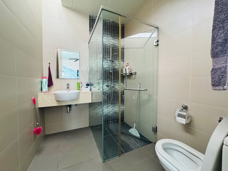 Rumah Berkembar untuk Dijual di Petaling Jaya (Selangor) - Brian Tang - Bathroom - PropertyGuru.com.my