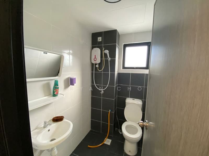 Condominium for Sale at Residensi Aman - Bryan Cho - Bathroom - PropertyGuru.com.my