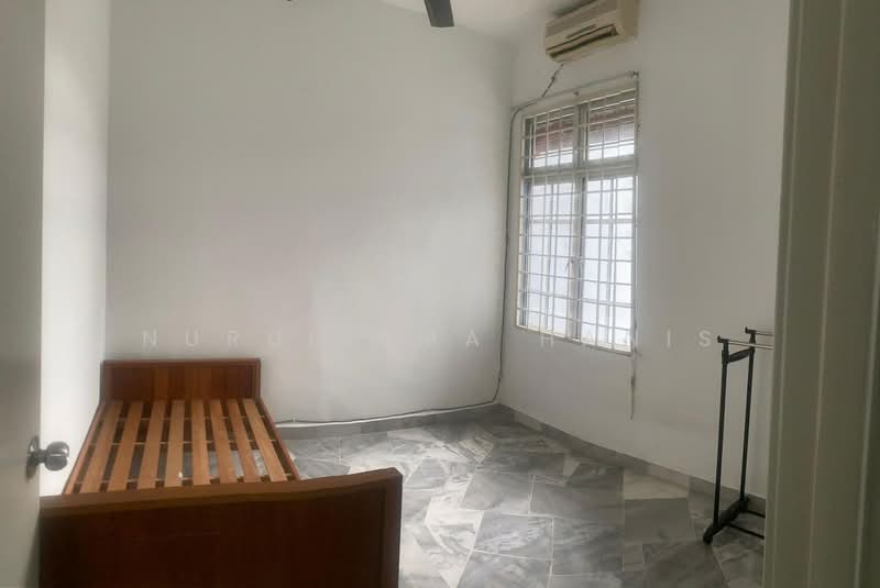 Pangsapuri untuk Dijual di Kesuma Apartment - NURULISMA HANIS - Bedroom - PropertyGuru.com.my