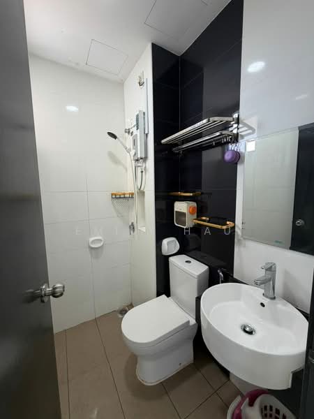 Servis Apartment untuk Disewa di Vida Heights - Emily Hau - Bathroom - PropertyGuru.com.my