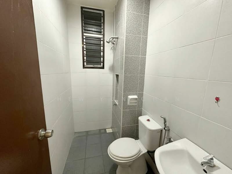 Service Residence for Sale at SuriaMas Suites - Chew Yun Chan - Bathroom - PropertyGuru.com.my