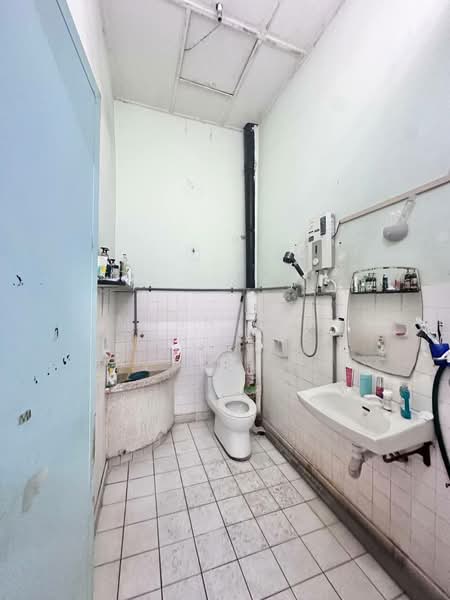 2-storey Terraced House for Sale in Lembah Keramat (Ulu Kelang) - Masnizah Arifin - Bathroom - PropertyGuru.com.my