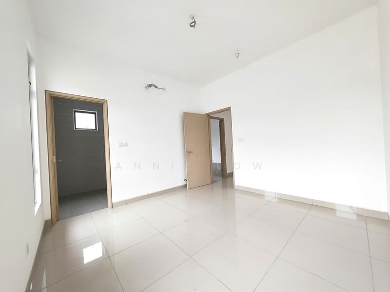 Cluster House for Sale in Taman Mount Austin (Tebrau) - Annie Low - Interior - PropertyGuru.com.my