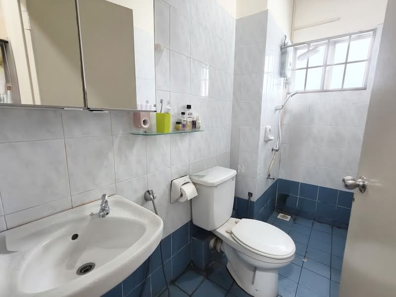 Rumah Teres 2 Tingkat untuk Dijual di Alam Damai (Cheras) - Kelvin Ng - Bathroom - PropertyGuru.com.my