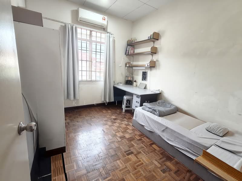 Rumah Teres 2 Tingkat untuk Dijual di Alam Damai (Cheras) - Kelvin Ng - Bedroom - PropertyGuru.com.my