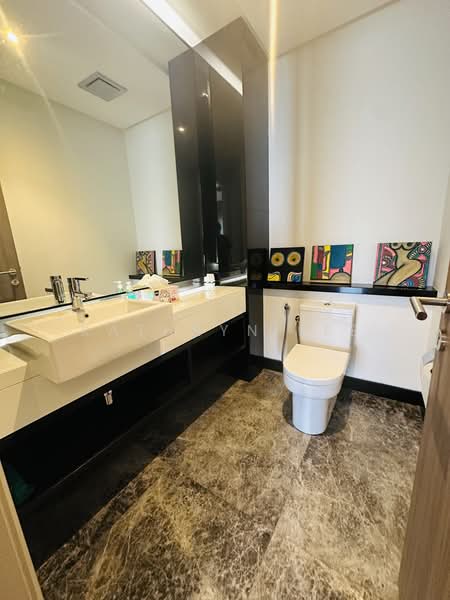 Kediaman Servis untuk Dijual di Straits Residences - Kathryn Lee - Powder room - PropertyGuru.com.my