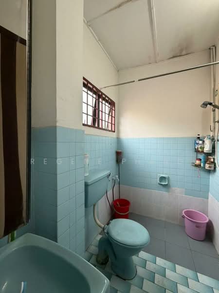 2-storey Terraced House for Sale in SS 25, Taman Mayang (Petaling Jaya) - Regene Phang - Bathroom - PropertyGuru.com.my