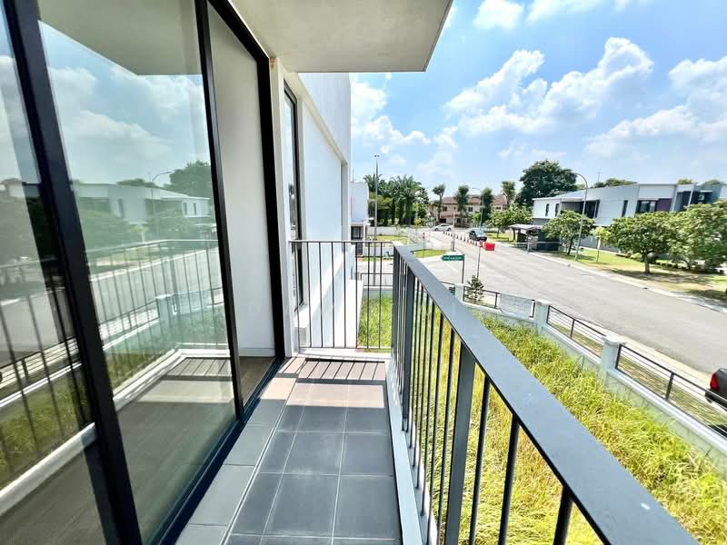 Rumah Teres 2 Tingkat untuk Dijual di Shah Alam (Selangor) - Adaw Zain - Balcony - PropertyGuru.com.my