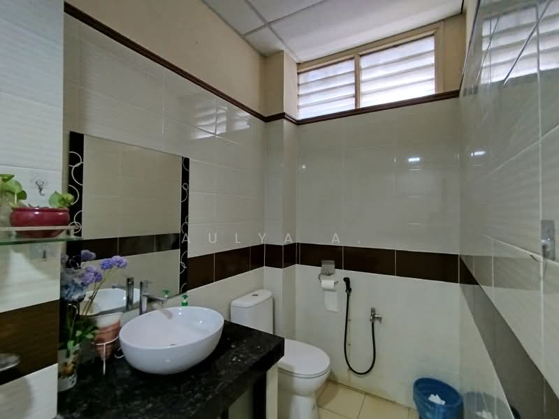 Pejabat Runcit untuk Disewa di SS7 (Petaling Jaya) - Aulya A. - Bathroom - PropertyGuru.com.my