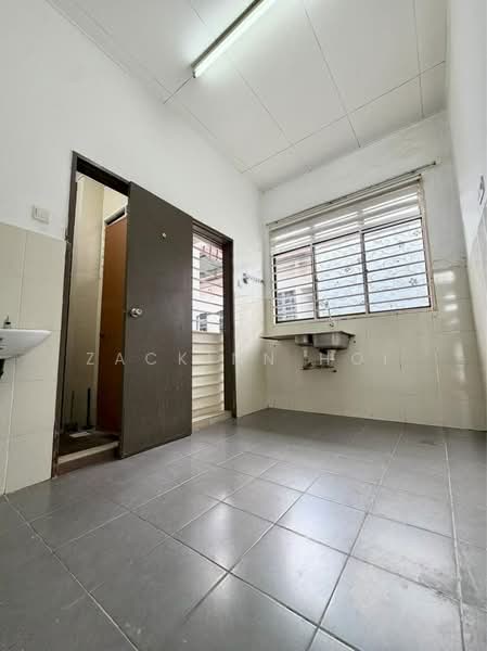 Rumah Teres 1 Tingkat untuk Dijual di Bandar Putera 2 (Klang) - Zackinn Hoi - Kitchen - PropertyGuru.com.my