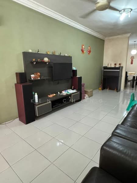 Townhouse for Sale in Batu Caves (Selangor) - Ken Chong - Living Room - PropertyGuru.com.my