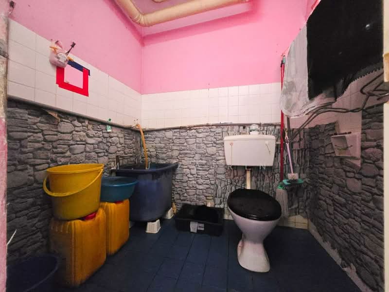 Apartment for Sale at Kondo Rakyat - M.J Zairin - Bathroom - PropertyGuru.com.my