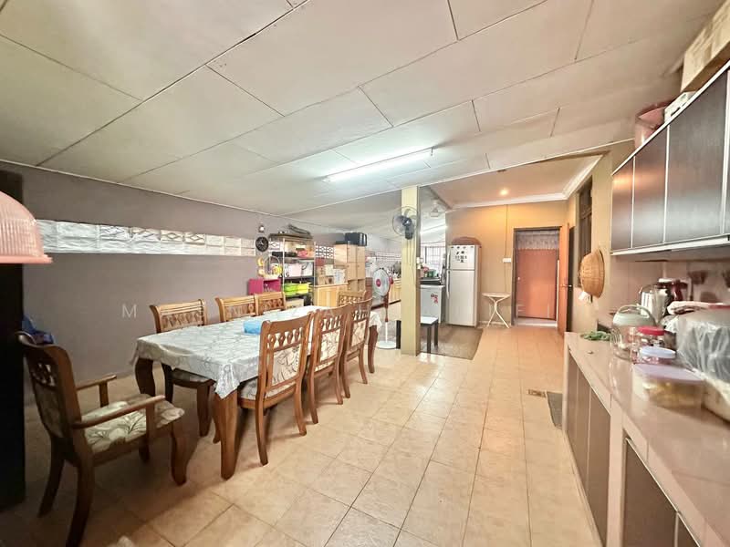 Bungalow for Sale in Bandar Rinching (Semenyih) - Masnizah Arifin - Dining Room - PropertyGuru.com.my