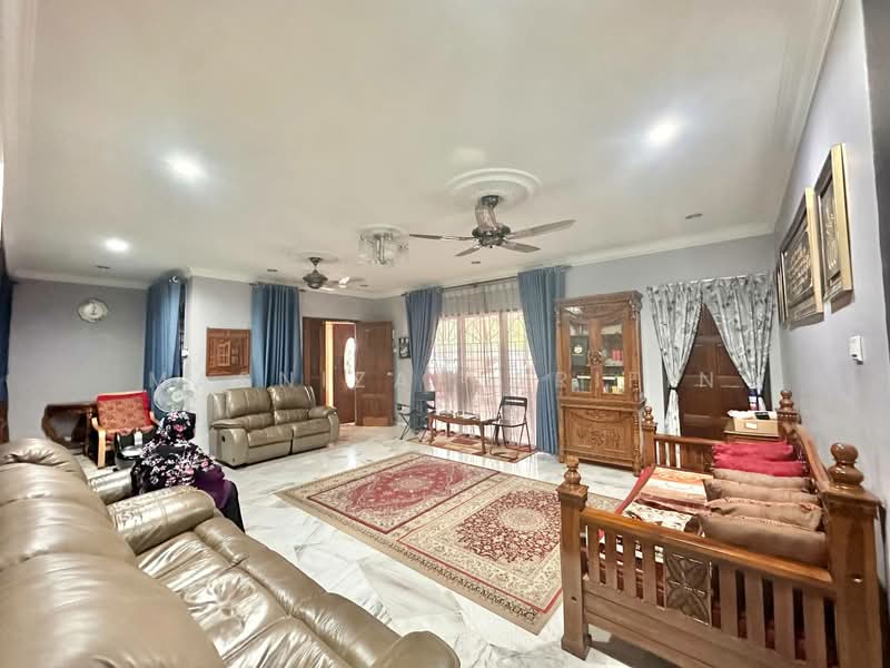 Bungalow for Sale in Bandar Rinching (Semenyih) - Masnizah Arifin - Living Room - PropertyGuru.com.my