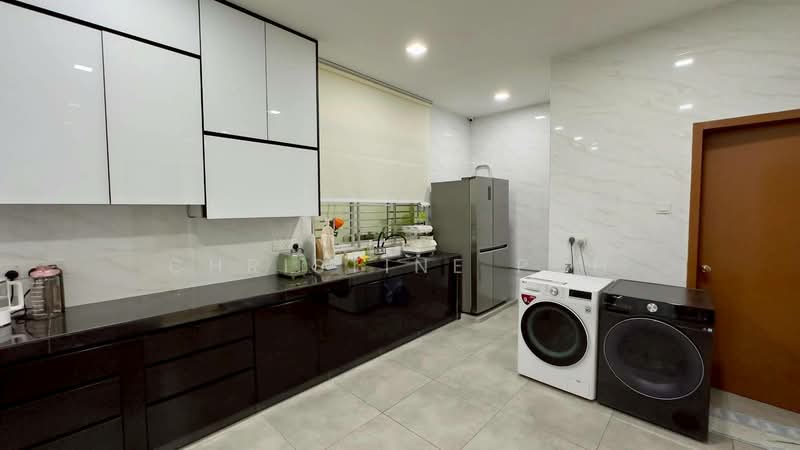Cluster House for Sale in Taman Lagenda Putra (Kulai) - Christine Poh - Kitchen - PropertyGuru.com.my