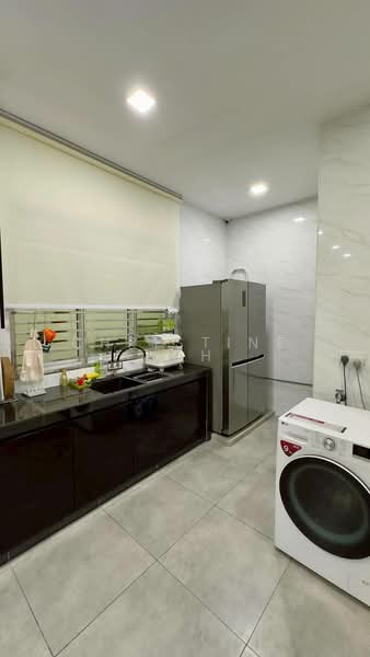 Cluster House for Sale in Taman Lagenda Putra (Kulai) - Christine Poh - Kitchen - PropertyGuru.com.my
