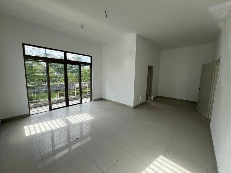 Cluster House for Sale in Taman Daiman Jaya (Kota Tinggi) - Jovel Lim - Living Room - PropertyGuru.com.my