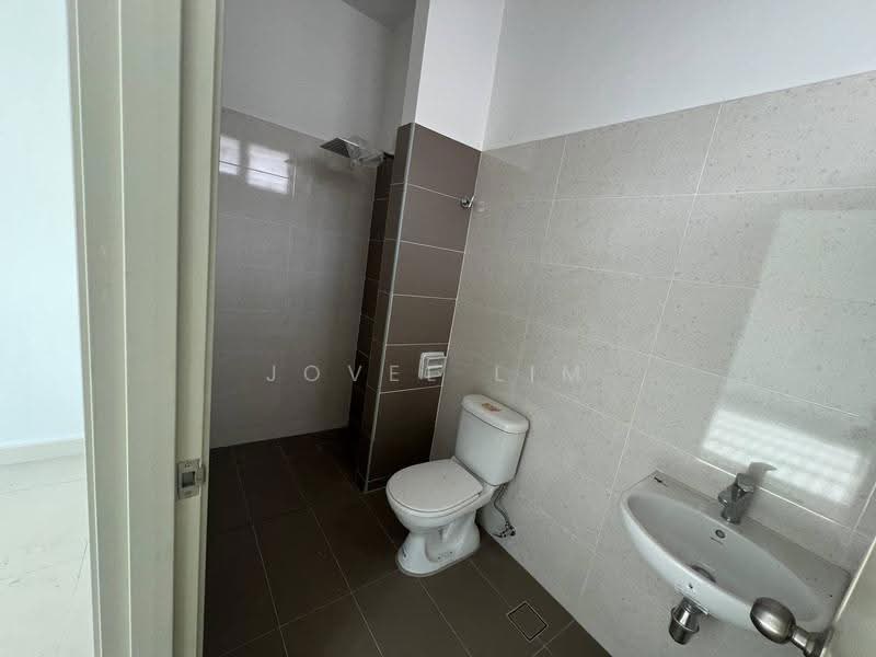 Cluster House for Sale in Taman Daiman Jaya (Kota Tinggi) - Jovel Lim - Bathroom - PropertyGuru.com.my